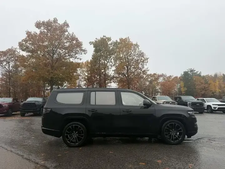 Jeep Grand Wagoneer 2022 photo 4