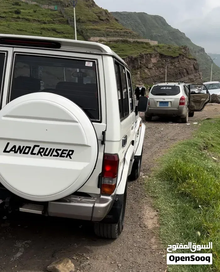 Toyota Land Cruiser 2014 photo 2