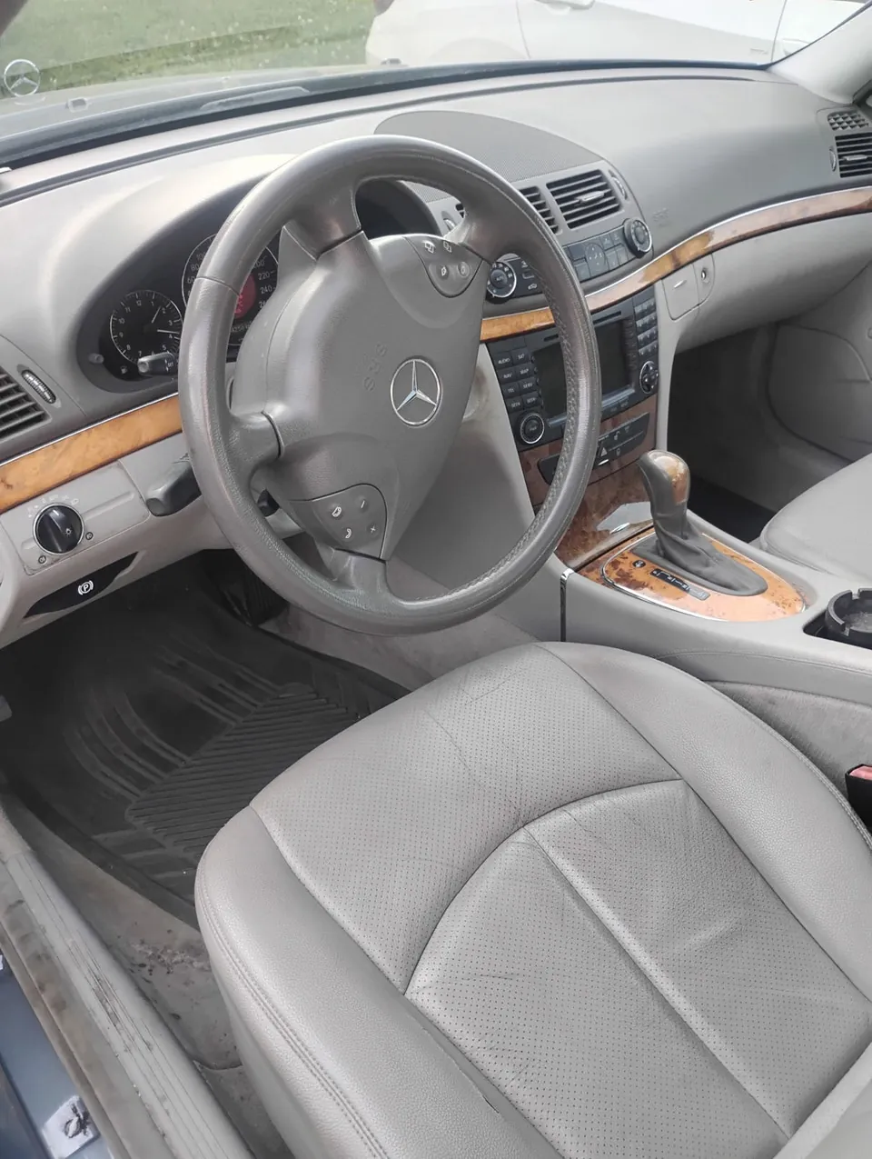 Mercedes-Benz E-Class 2006 photo 3