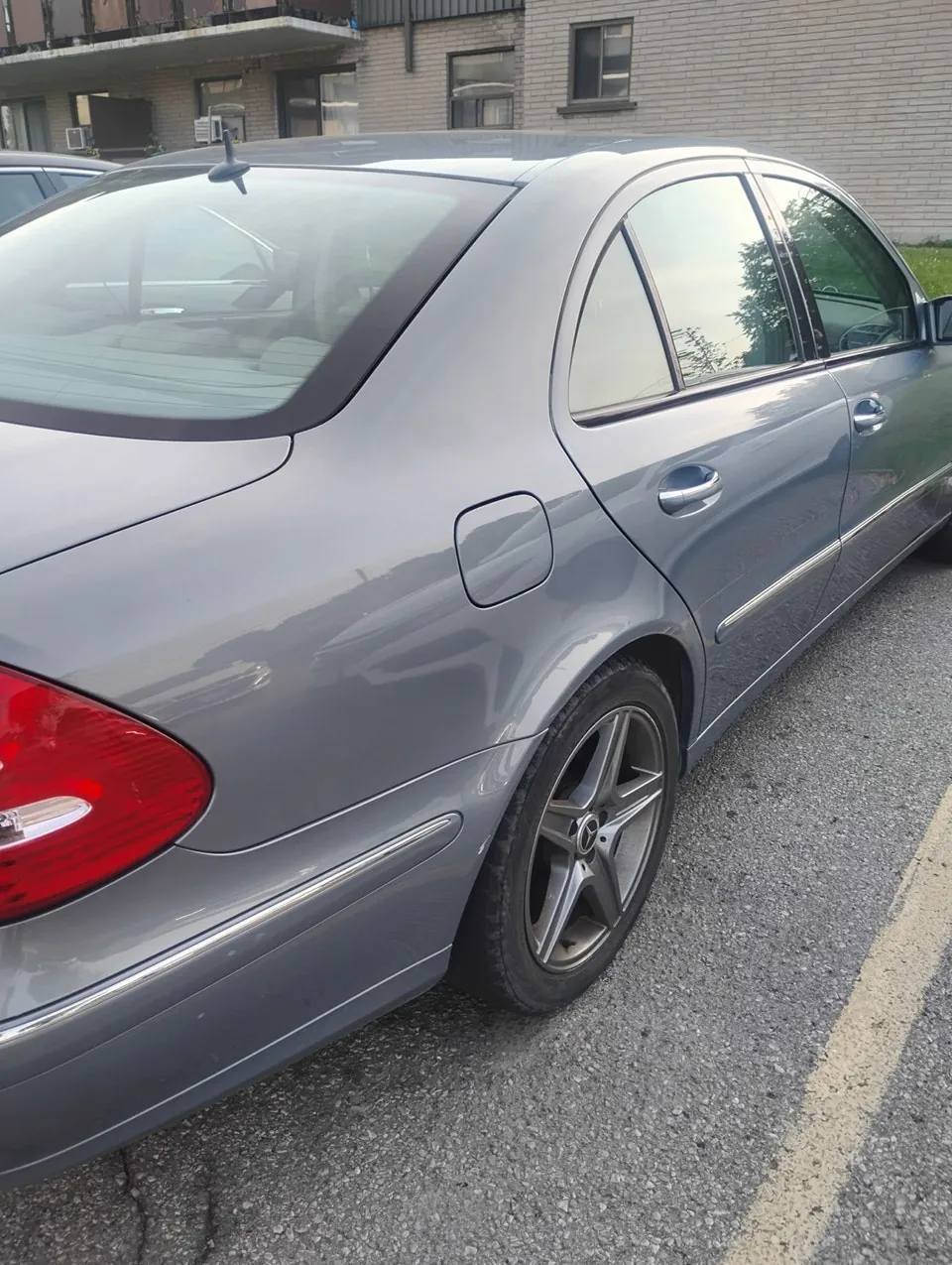 Mercedes-Benz E-Class 2006 photo 4