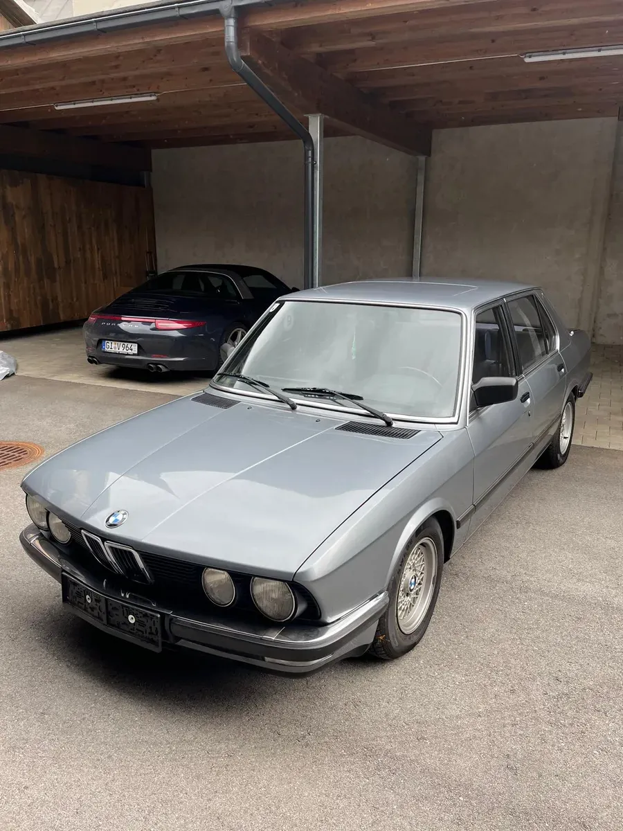 BMW 5 Series 1986 photo 2