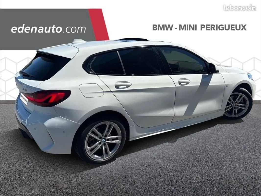 BMW 1 Series 2022 photo 2