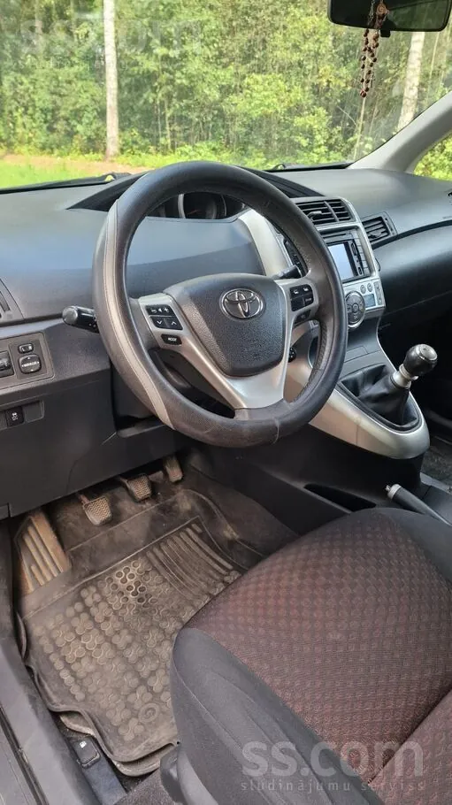 Toyota Verso 2011 photo 3