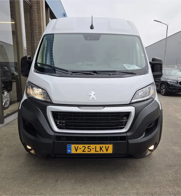 Peugeot Boxer 2022 photo 2