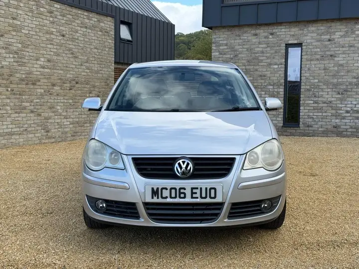 Volkswagen Polo 2006 photo 2
