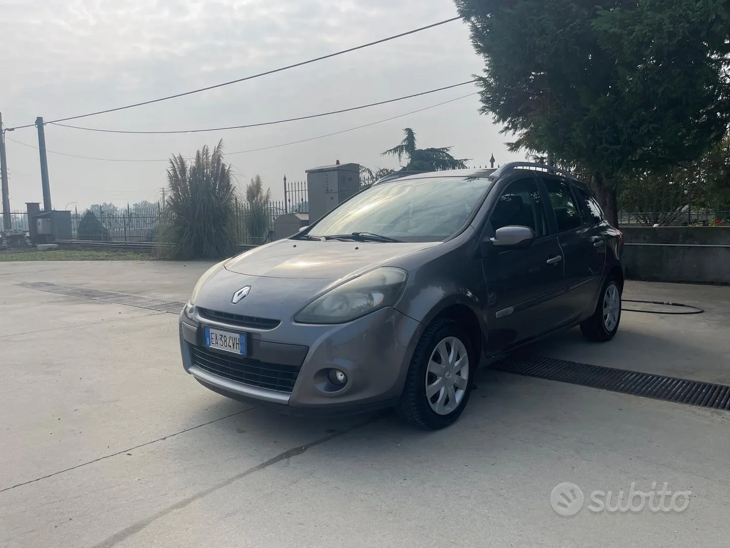 Renault Clio 2010 photo 2