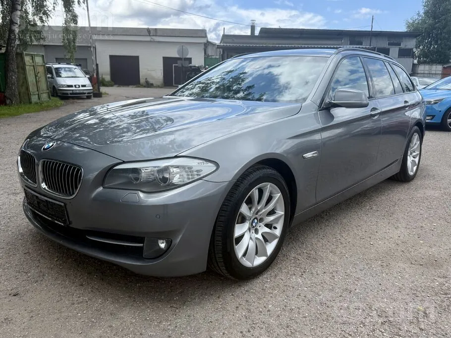 BMW 525D Touring 2011 photo 3