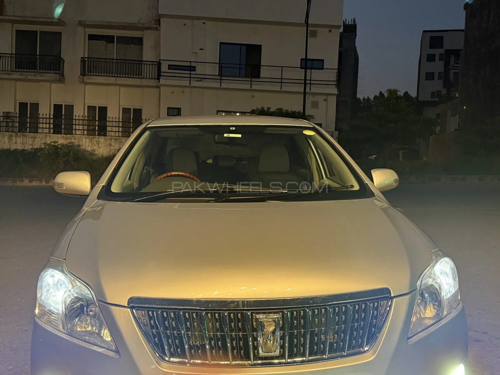 Toyota Premio