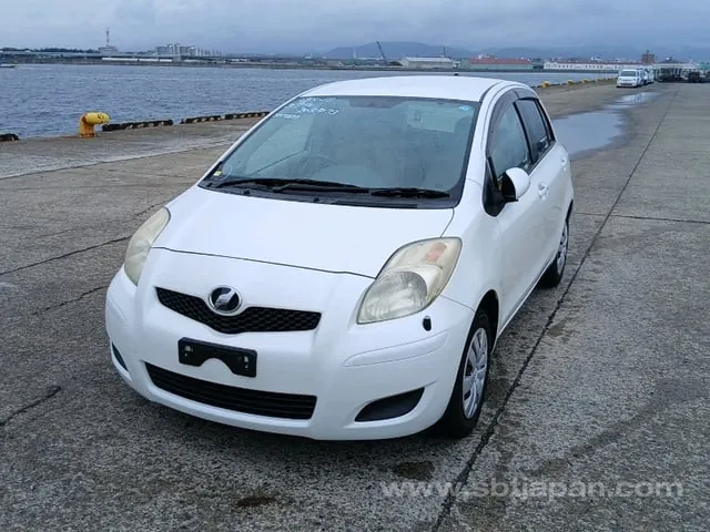Toyota Vitz 2009 photo 2