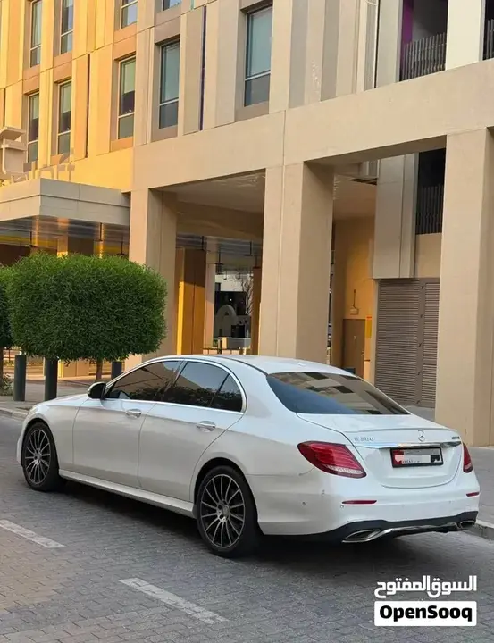 Mercedes-Benz E 300 2017 photo 4