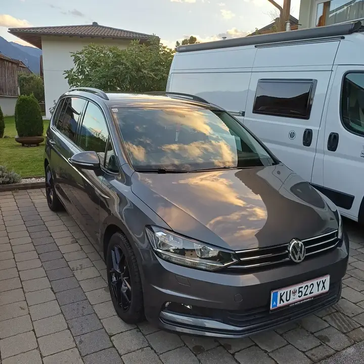 Volkswagen Touran 2020 photo 2