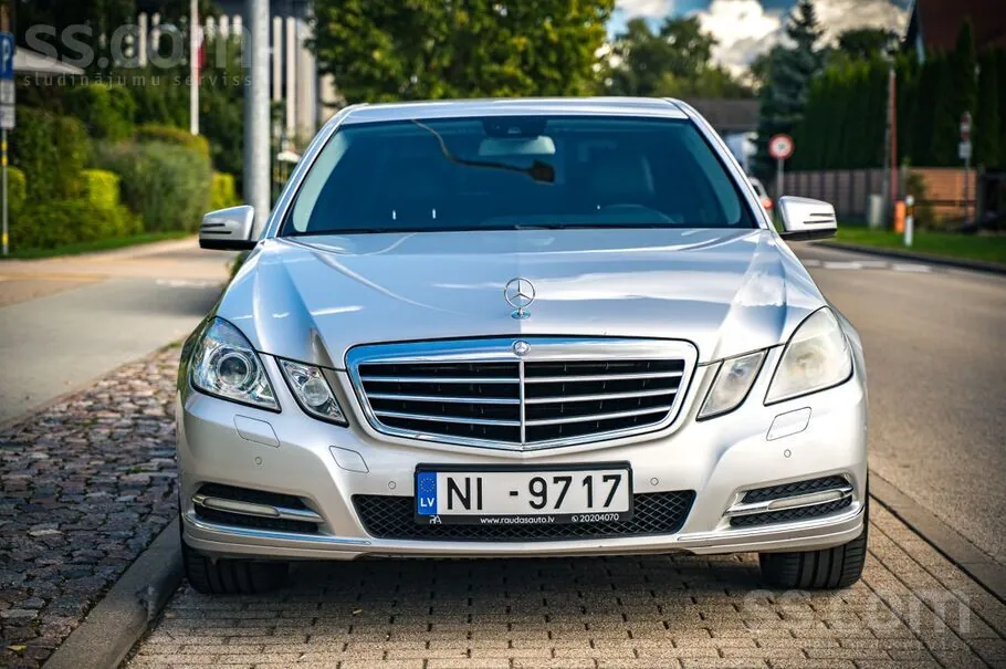 Mercedes-Benz E220 2012 photo 2