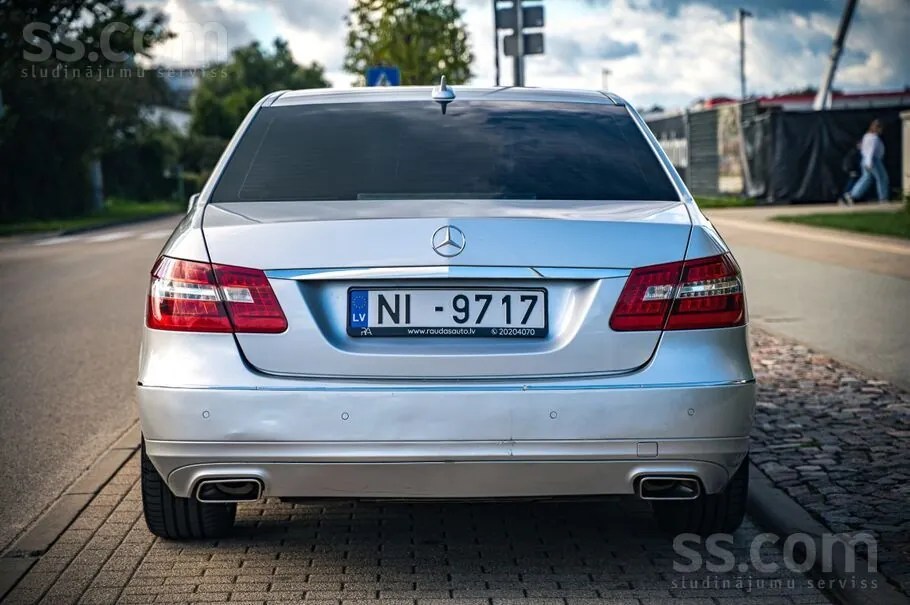 Mercedes-Benz E220 2012 photo 5