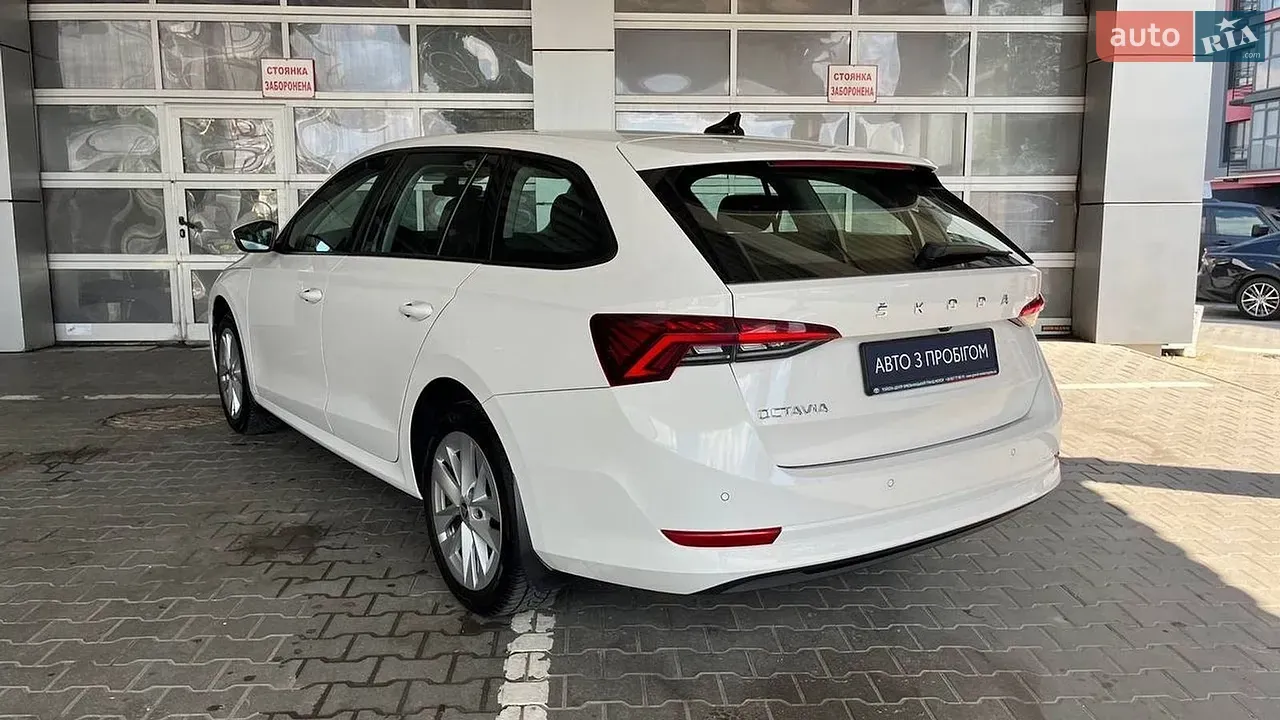 Skoda Octavia 2022 photo 2