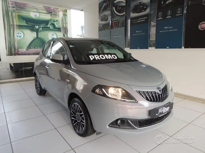 Lancia Ypsilon