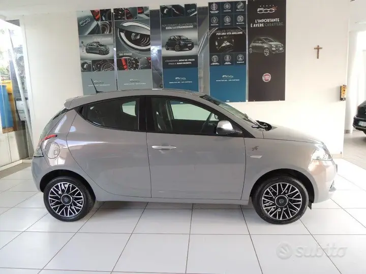 Lancia Ypsilon 2022 photo 3