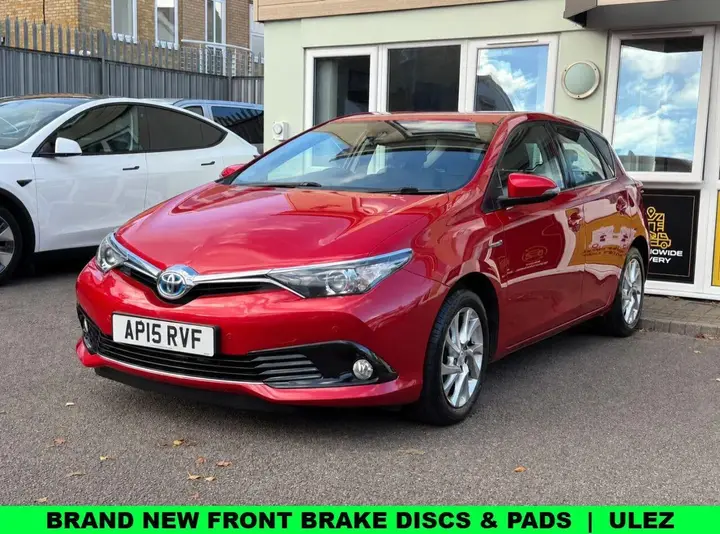 Toyota Auris 2015 photo 3