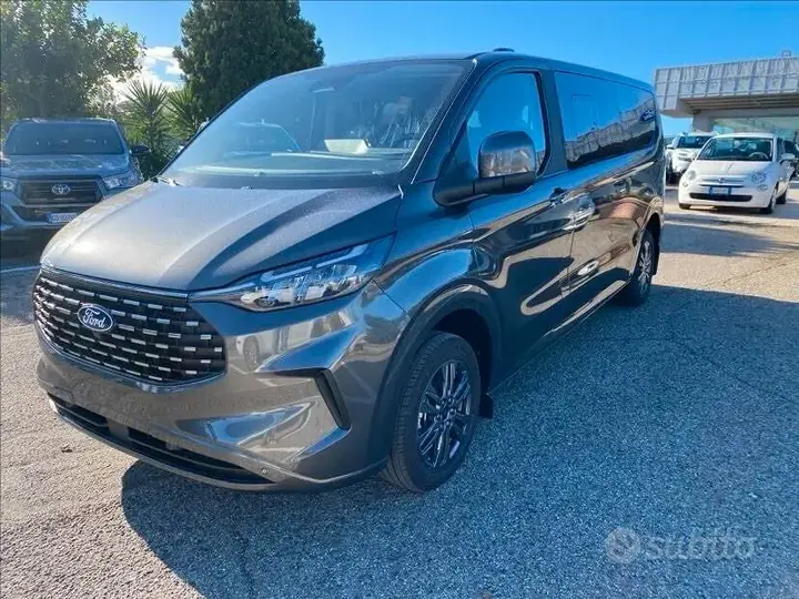 Ford Tourneo Custom photo 3