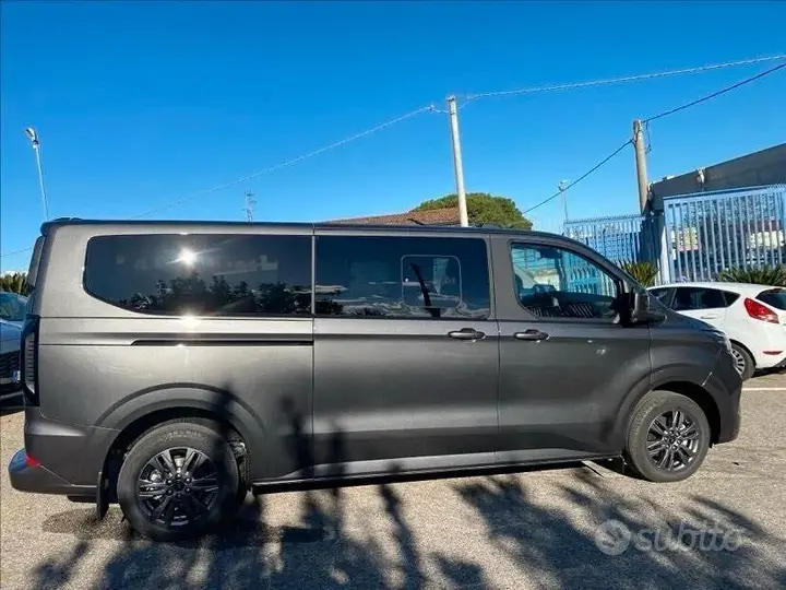 Ford Tourneo Custom photo 4