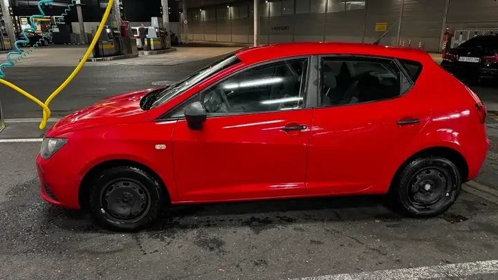 Seat Ibiza 2014 photo 2