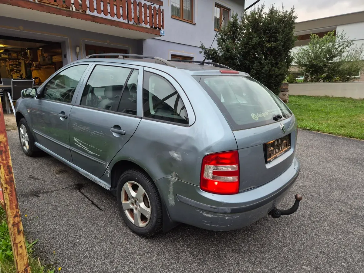 Skoda Fabia 2006 photo 3