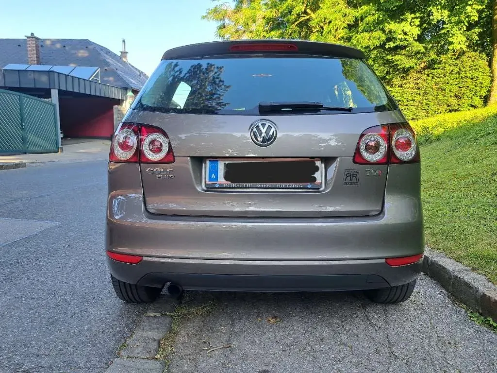 Volkswagen Golf 2010 photo 3