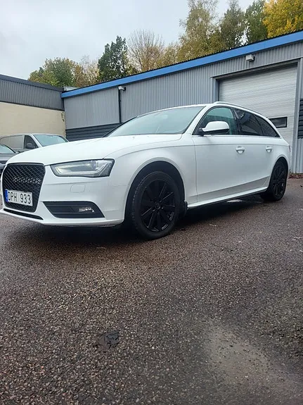 Audi A4 2013 photo 2