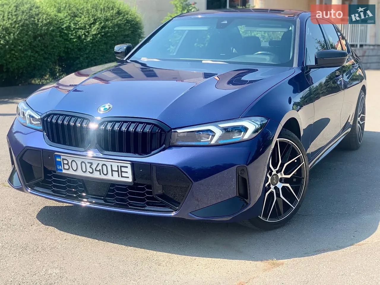 BMW 3 Series 2019 photo 2