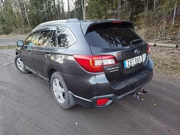 Subaru Outback 2017 photo 2