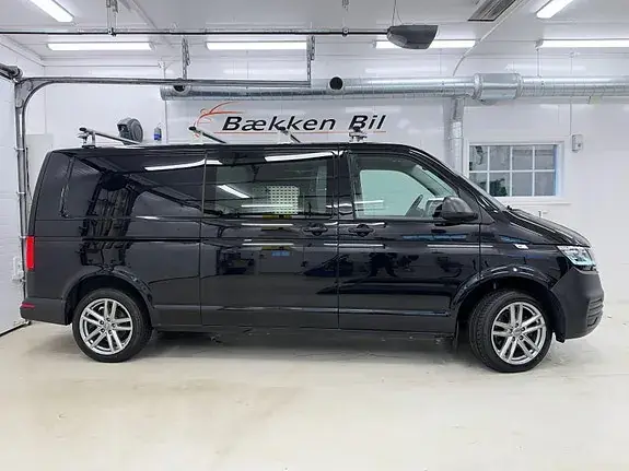 Volkswagen Transporter 2024 photo 3