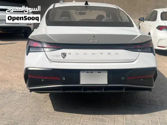 Hyundai Elantra 2025 photo 4