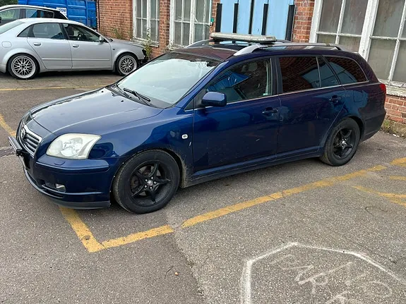 Toyota Avensis 2005 photo 2