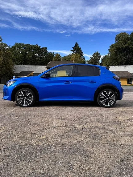 Peugeot 208 2021 photo 4