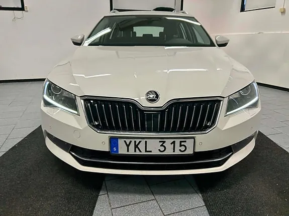 Skoda Superb 2017 photo 5