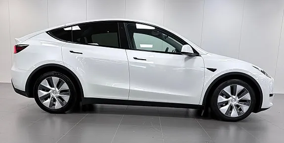 Tesla Model Y 2023 photo 4