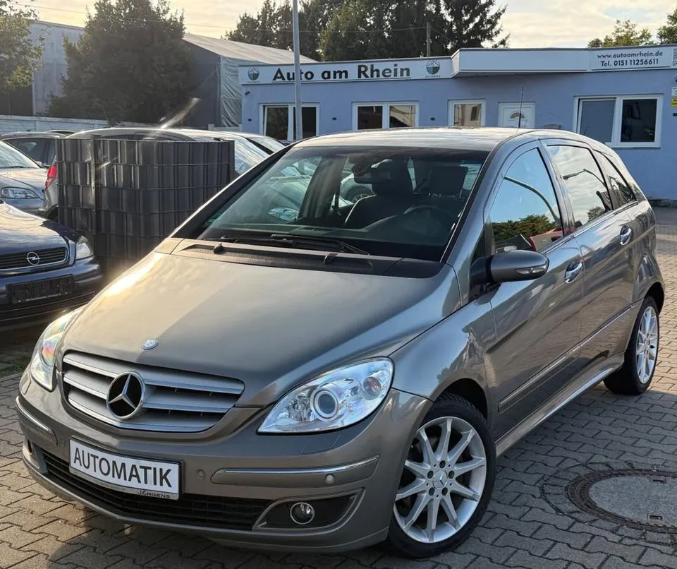 Mercedes-Benz B 200