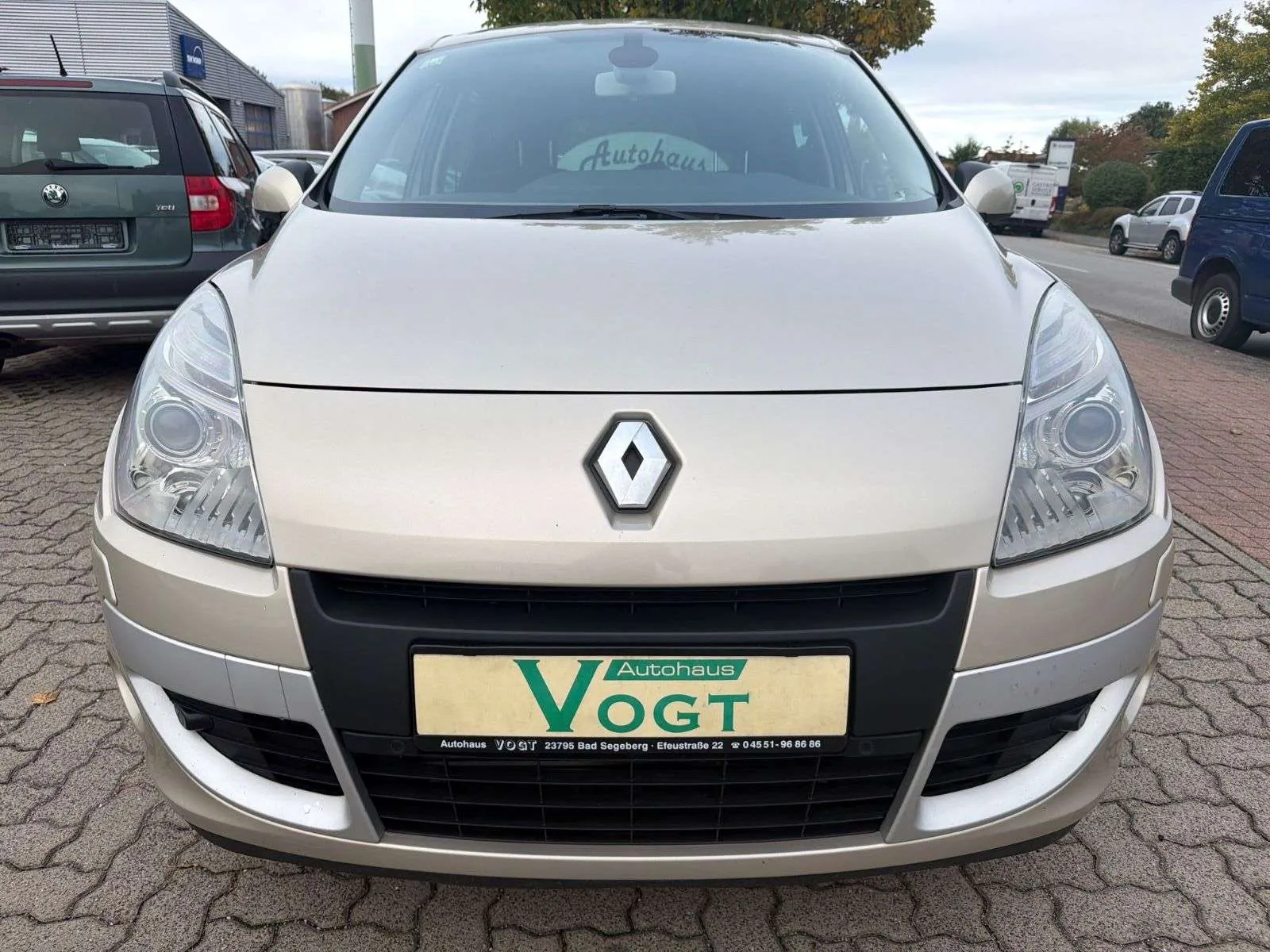Renault Scenic 2010 photo 2