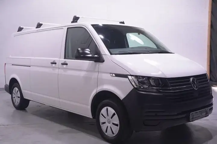 Volkswagen Transporter 2023 photo 2