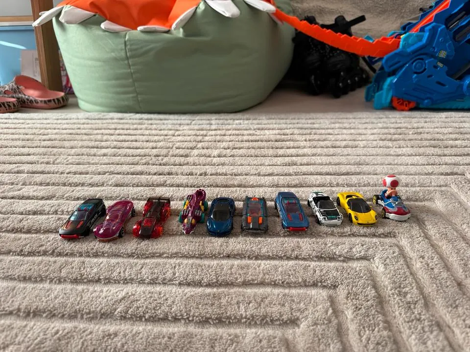 Hot Wheels Autos