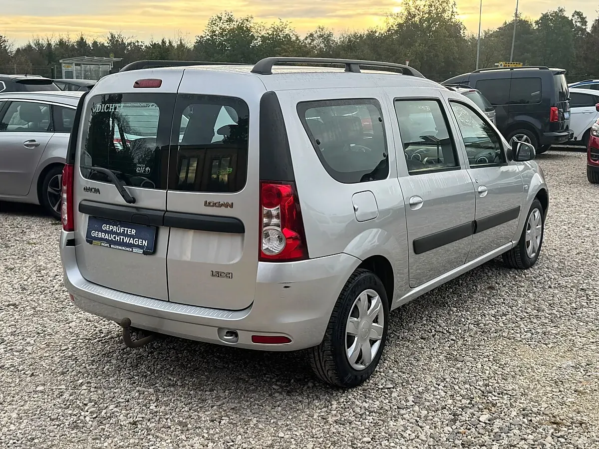 Dacia Logan 2011 photo 3