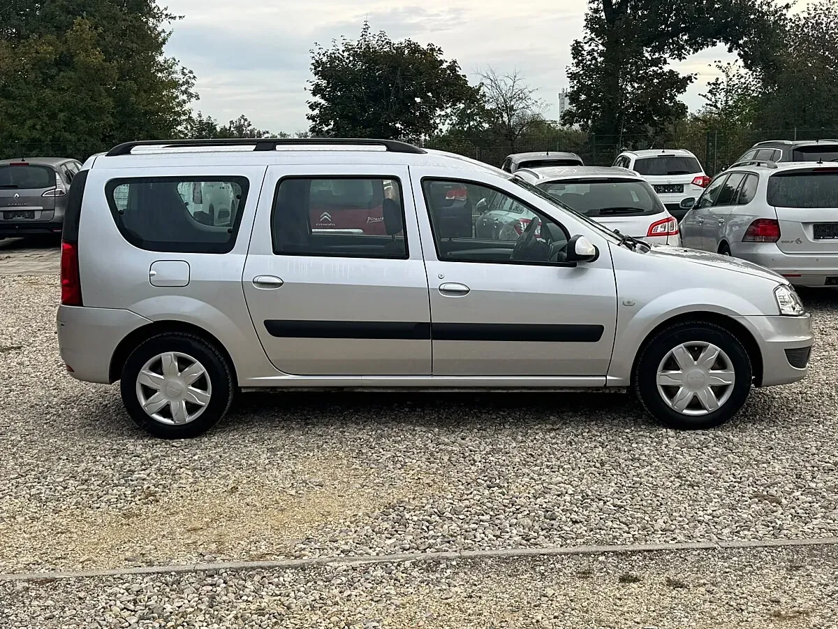 Dacia Logan 2011 photo 2