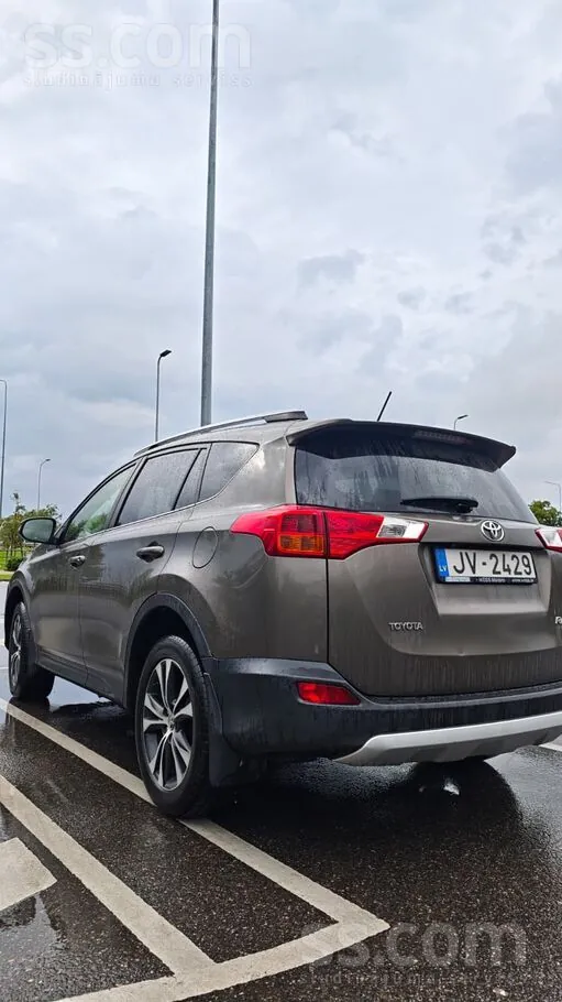 Toyota Rav4 2015 photo 2