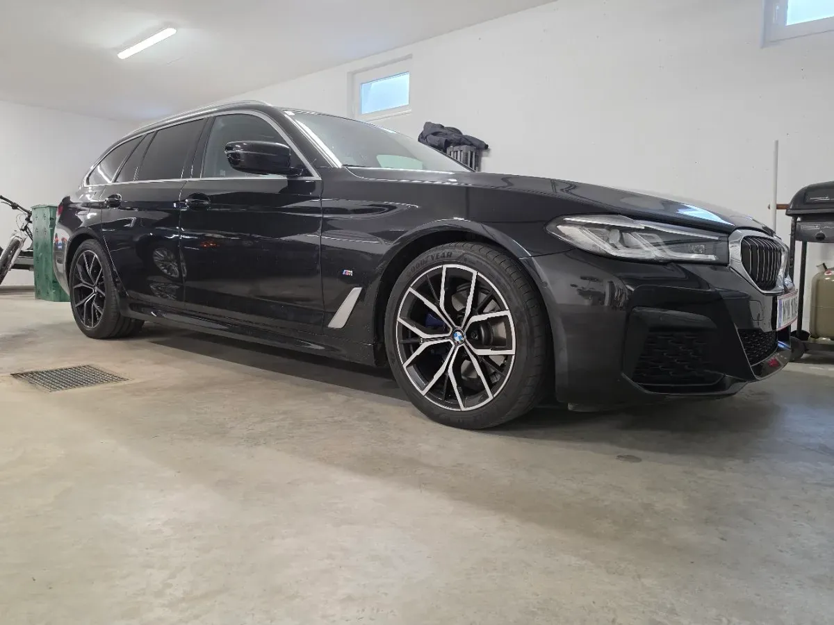 BMW 5 Series 2022 photo 2