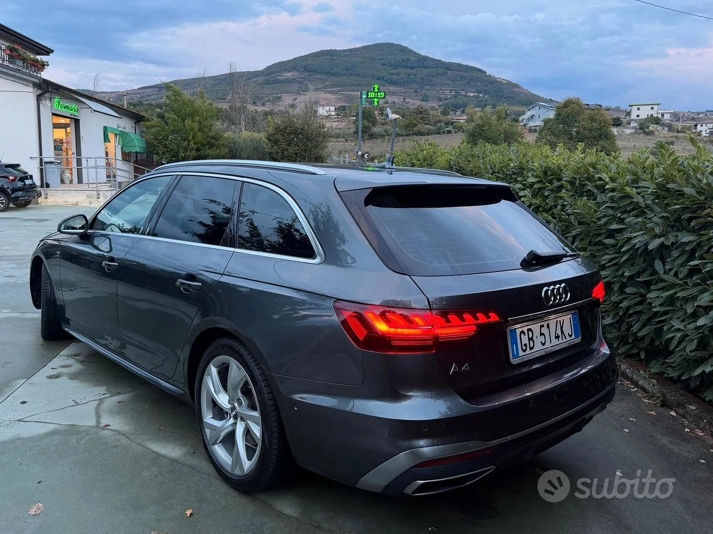 Audi A4 2020 photo 2