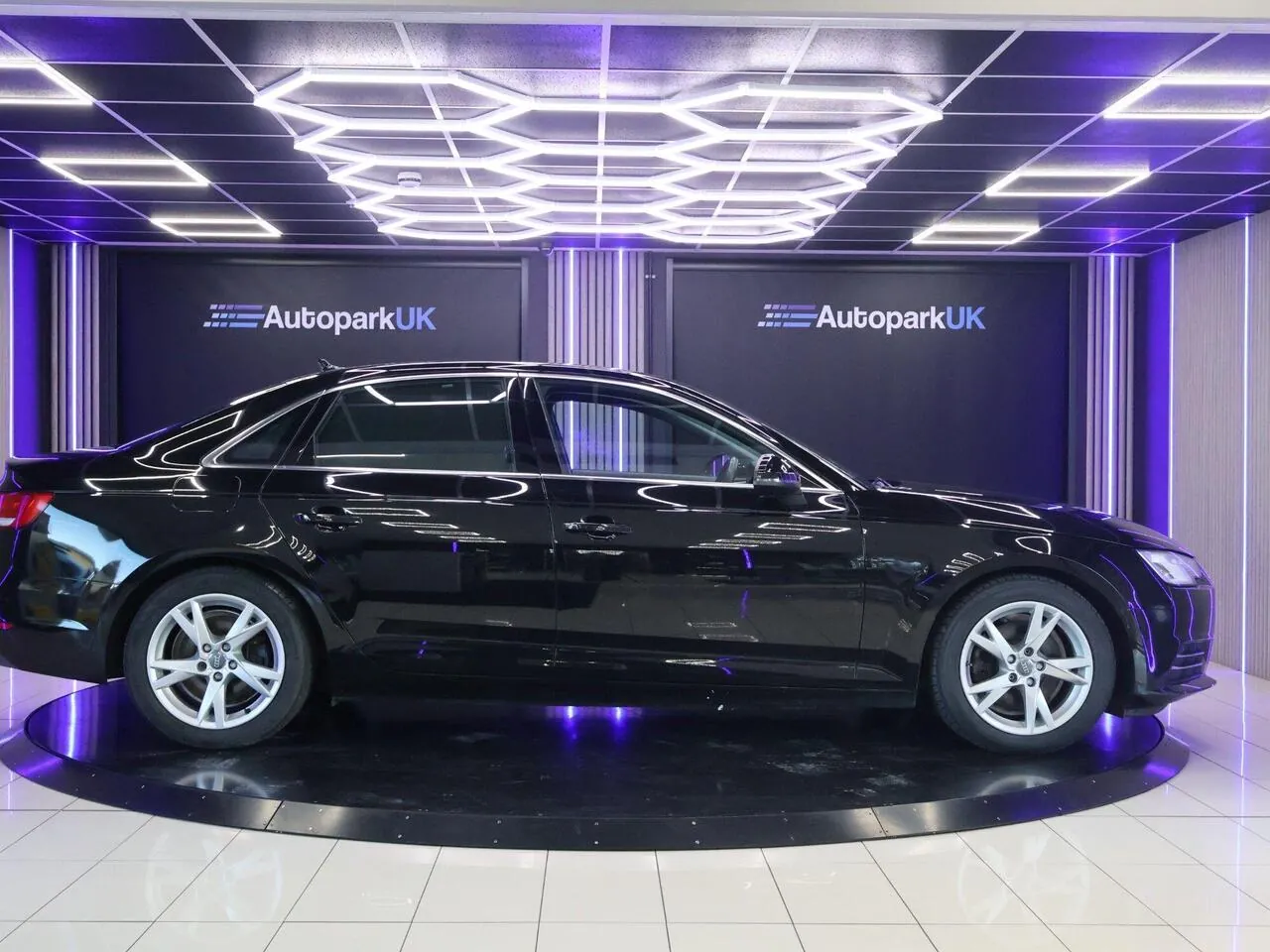 Audi A4 2017 photo 2