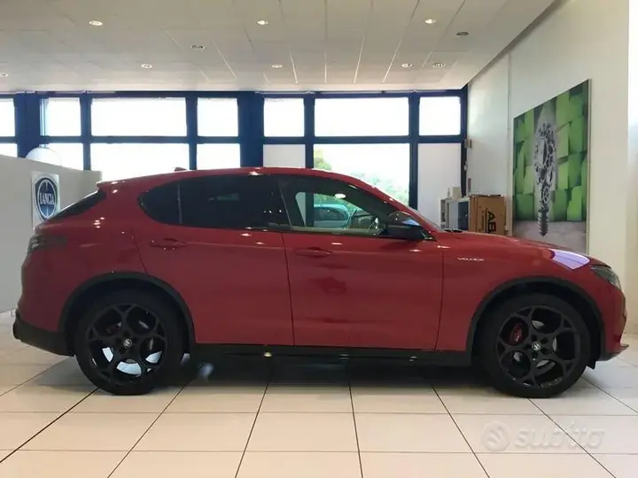 Alfa Romeo Stelvio 2025 photo 2