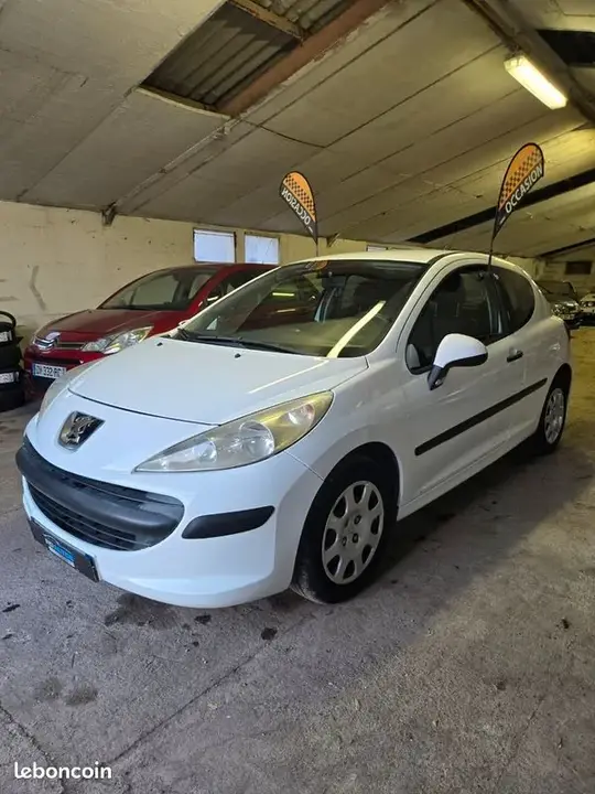 Peugeot 207 2009 photo 2