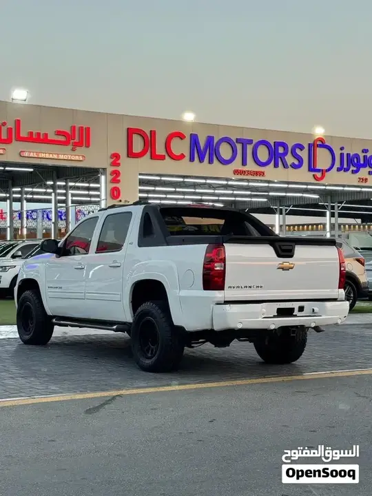 Chevrolet Avalanche 2011 photo 3