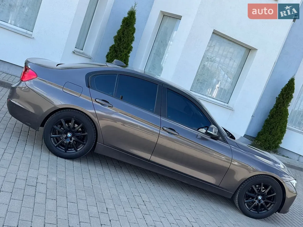 BMW 3 Series 2012 photo 3