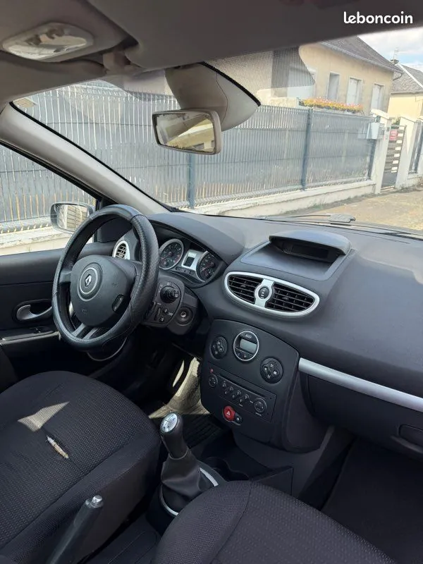 Renault Clio 2007 photo 3
